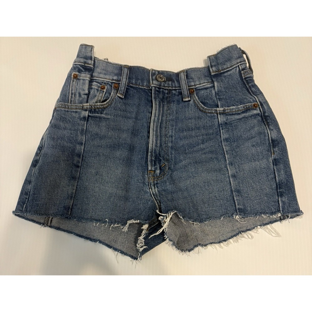 NWOT Abercrombie & Fitch High Rise Mom Shorts Size 25 0 Medium Wash Seam Detail